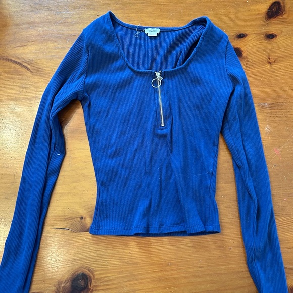 Navy Blue Garage Long Sleeve - Picture 4 of 4